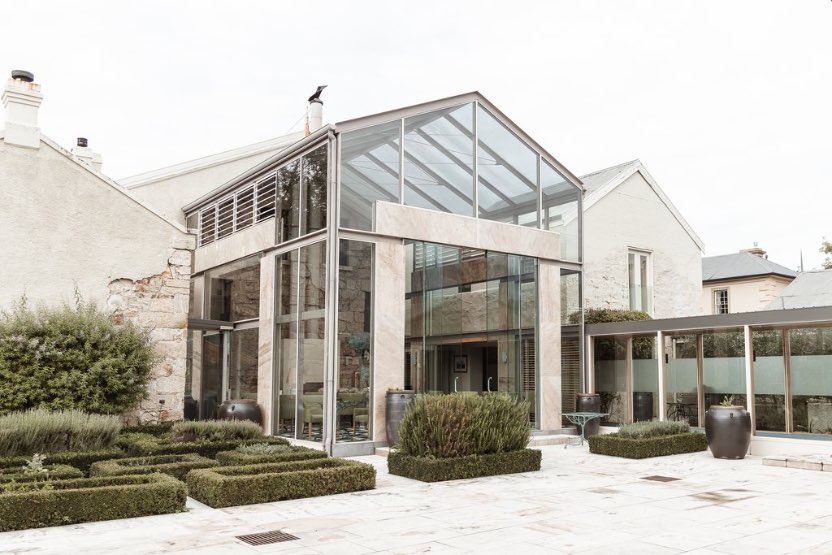 Islington Hotel Exterior Courtyard