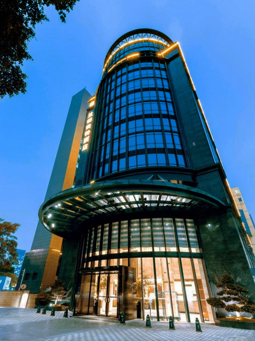 Lhermitage Hotel Shenzhen Feature Image