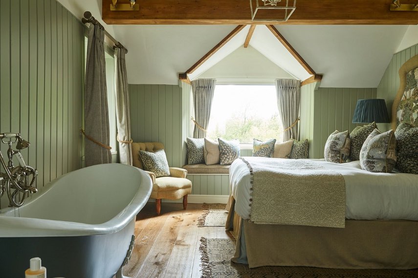 Rothay Manor Guestroom with Bath tub