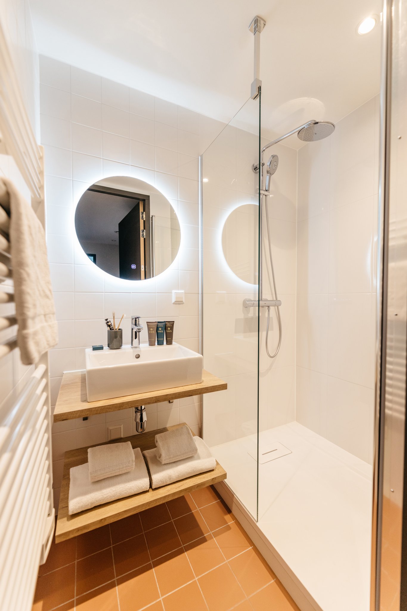 yays-den-haag-malieveld-one-bedroom-shower_S