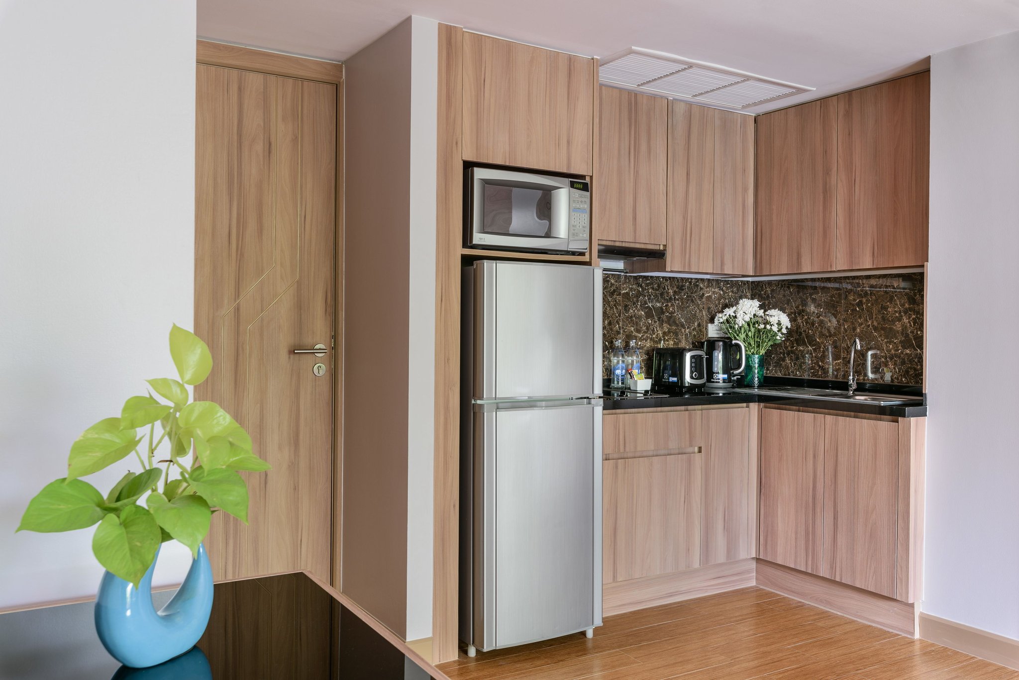 Premier_Suite_Kitchen_S