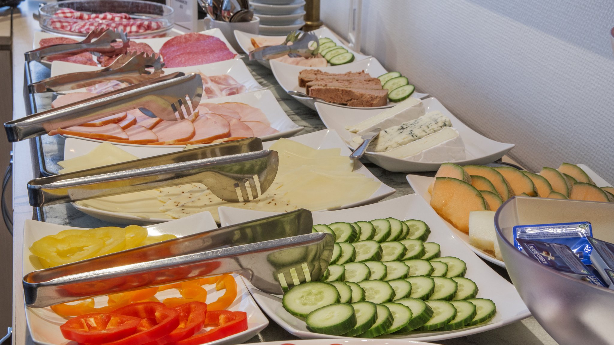 17398_breakfast-buffet-hotel-prinsen-aalborg-by-first-hot_S