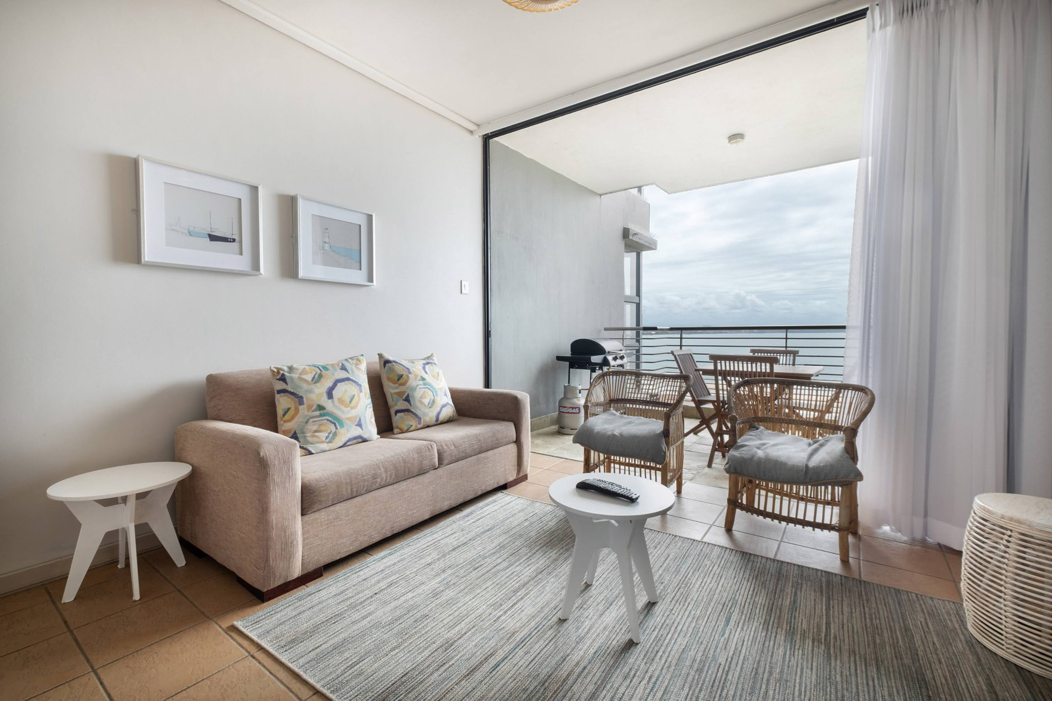 Deluxe_Seaview_One_Bedroom_Apartment_with_Balcony_S