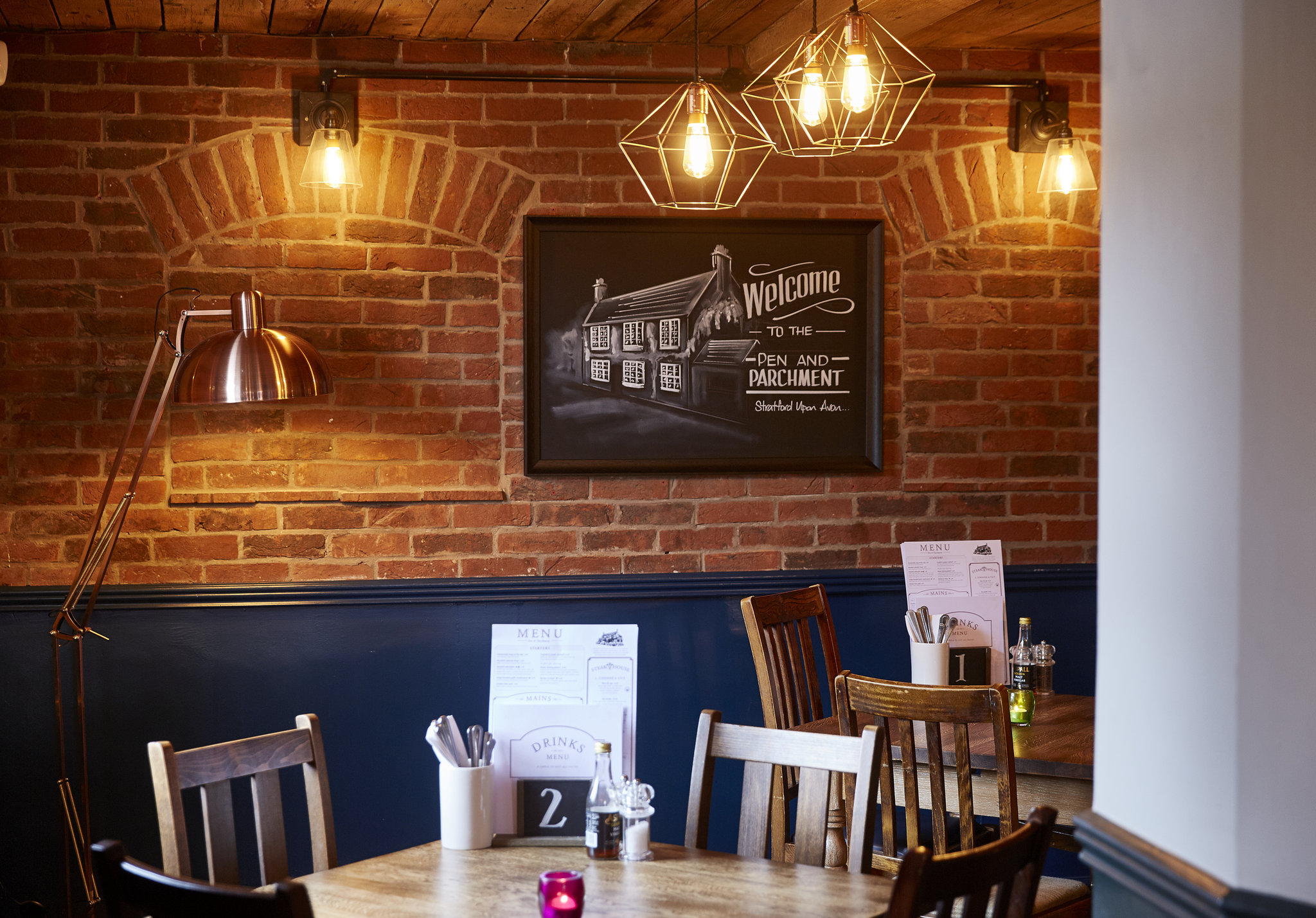 Pen_Parchment_refurb_casual_dining__with_chalk_board_S