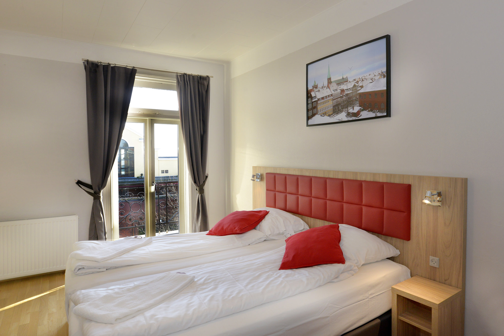 17520_standard-double-disable-friendly-room-hotel-skandia_S