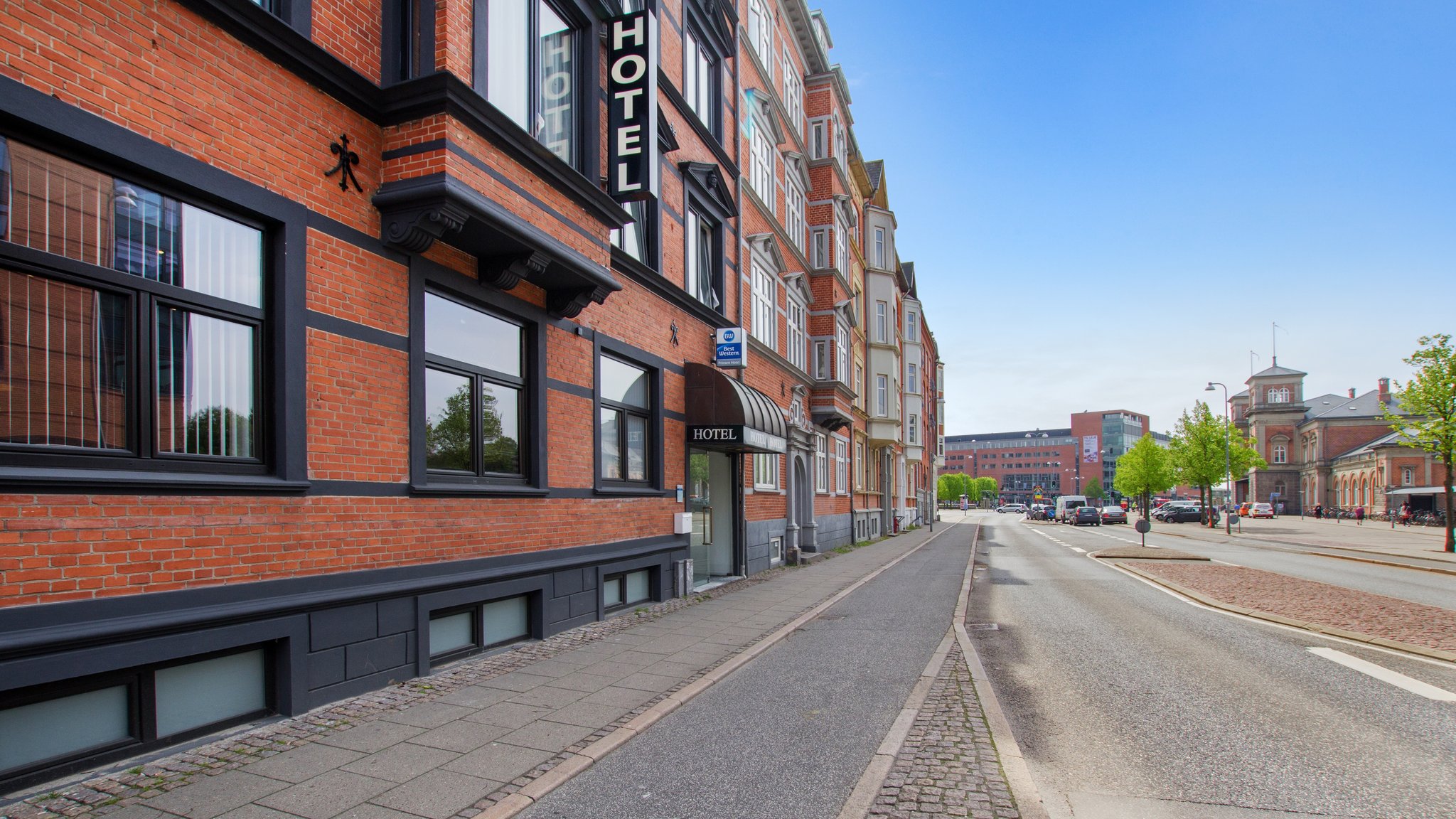 17401_hotel-facade-hotel-prinsen-aalborg-by-first-hotels_S