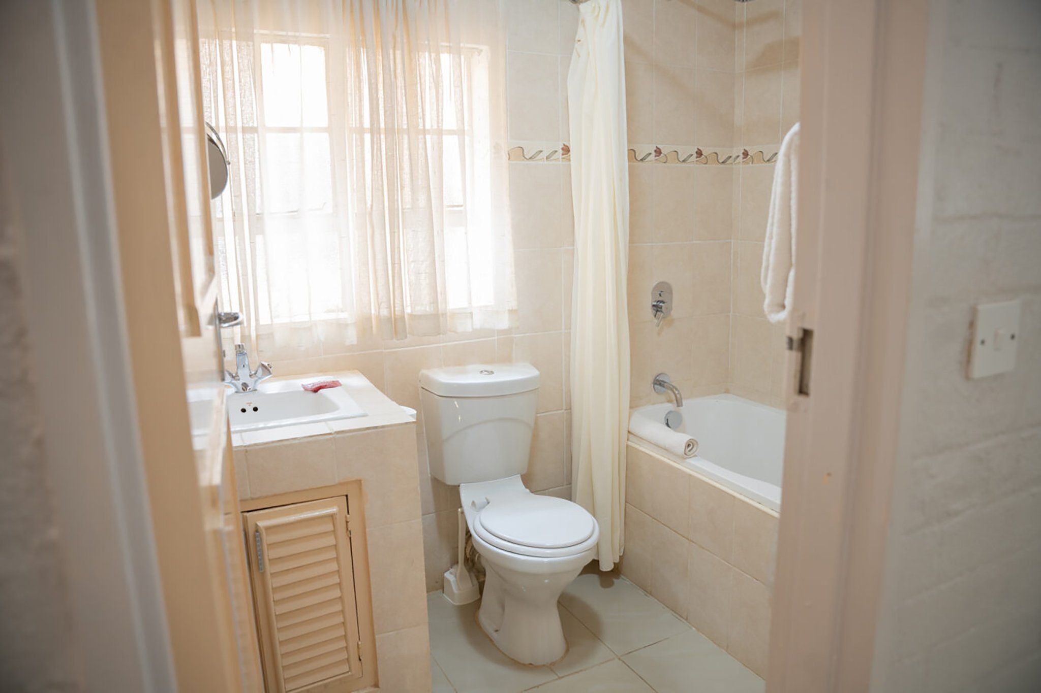 Kadoma_Villas_Twin_or_Double_Bathroom2_S