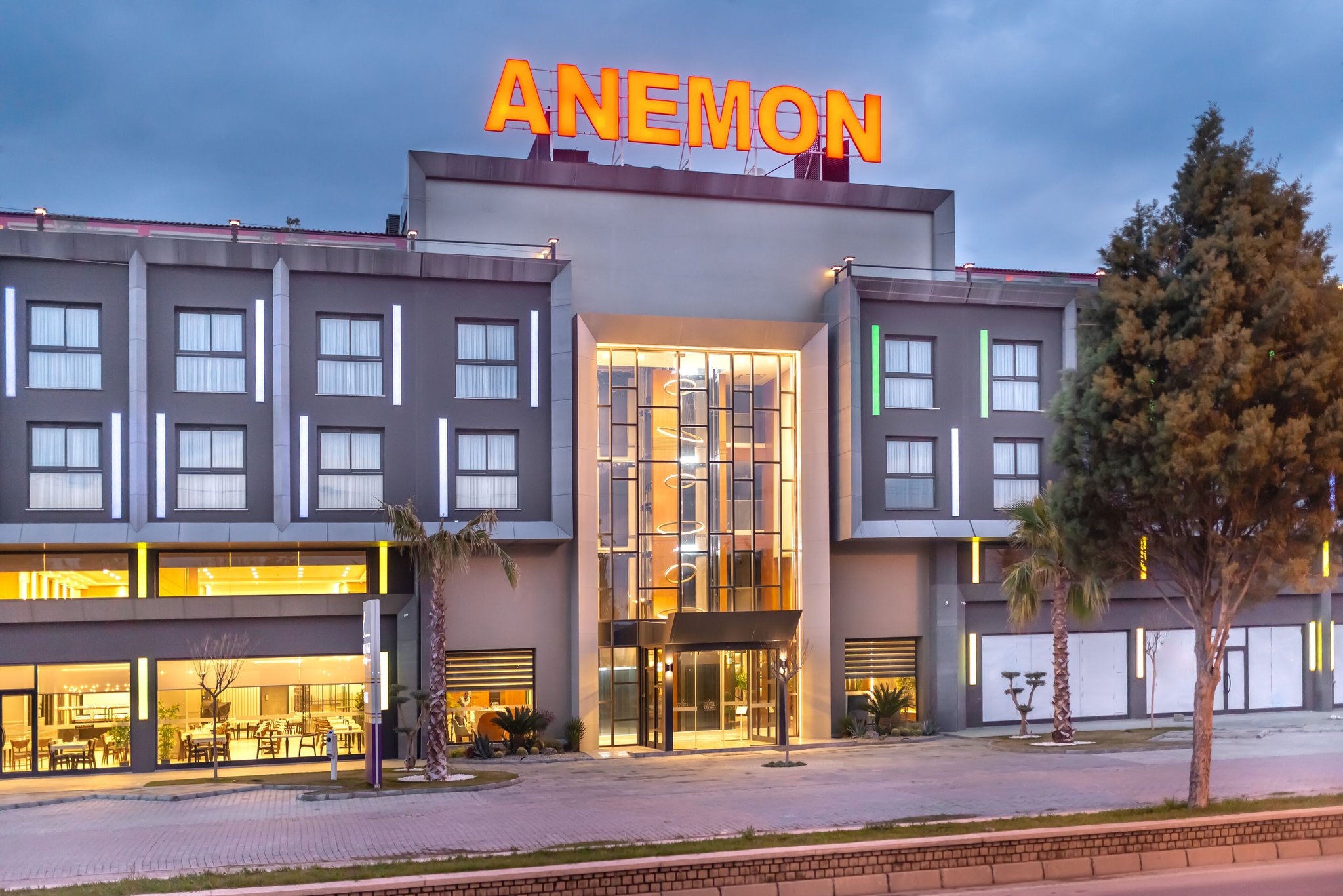Hotel_Front_S