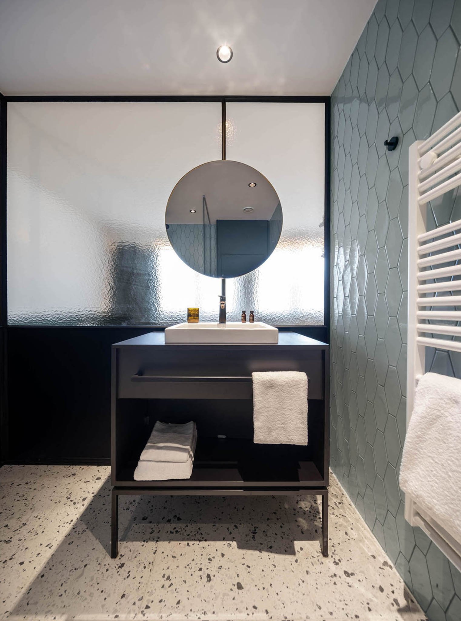 Suite_for_the_tribe_Bathroom_S