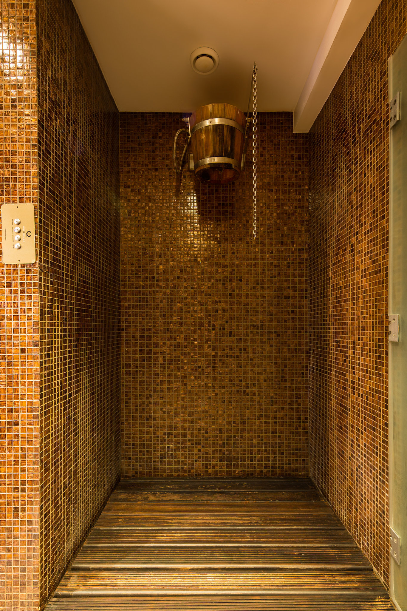 Four_Stones_Spa_Cube_Shower_S