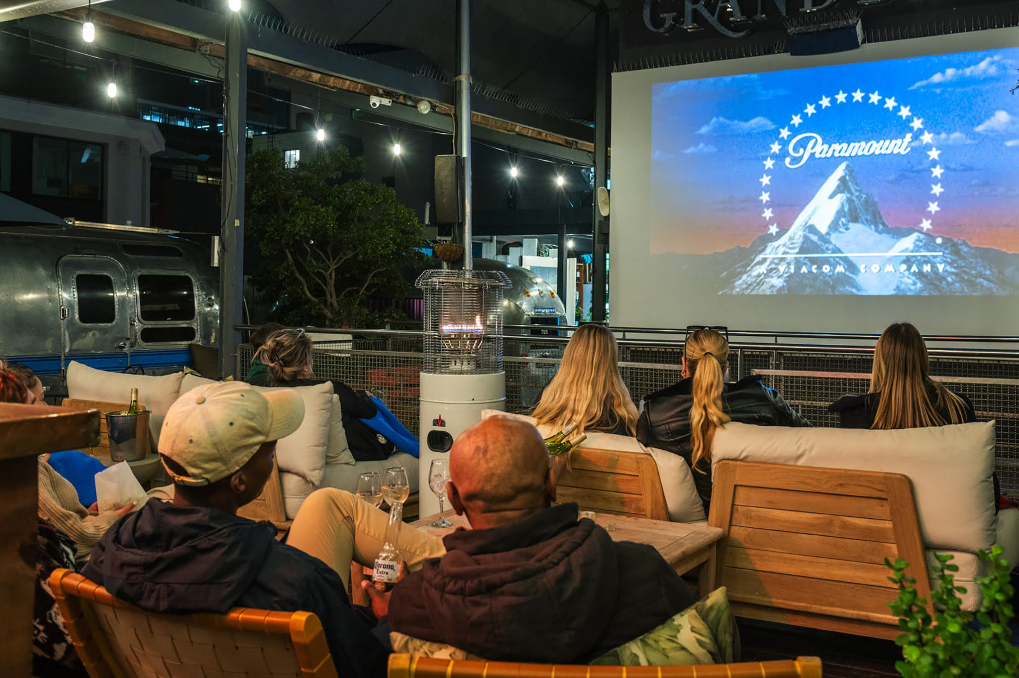 Rooftop_Pink_Flamingo_Open-air_Cinema4_S