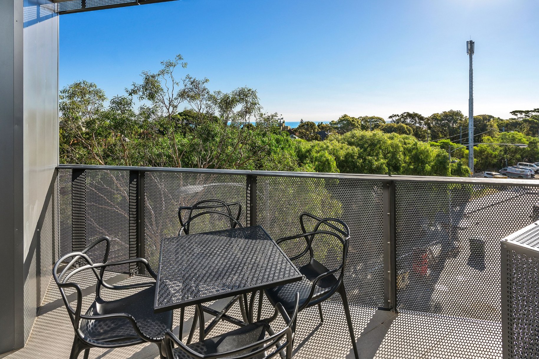 Two_Bedroom_Waterview_Apartment_Balcony_S