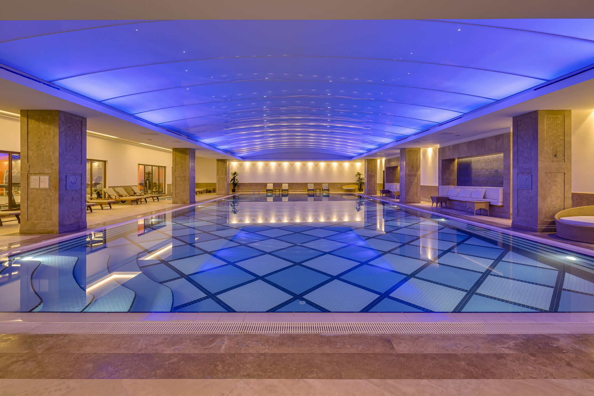 Spa_Indoor_Pool_S