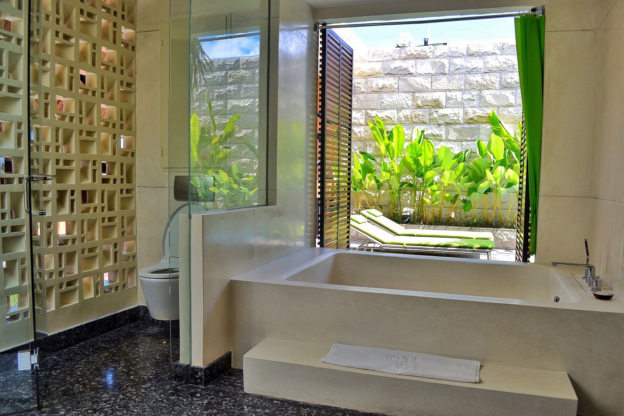 TSky_Villa_Bathroom_S