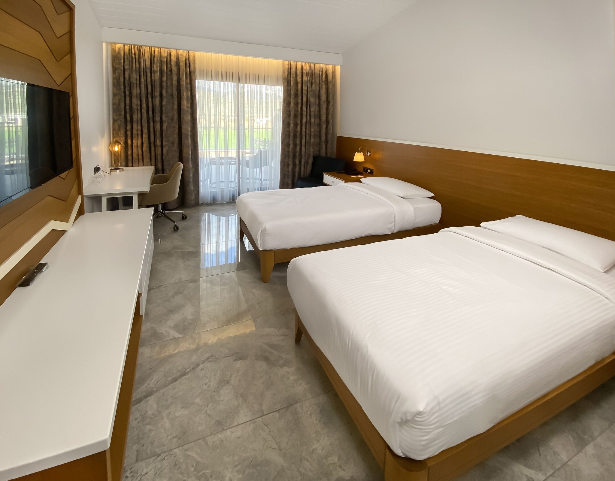 Superior_Plus_Room3_S
