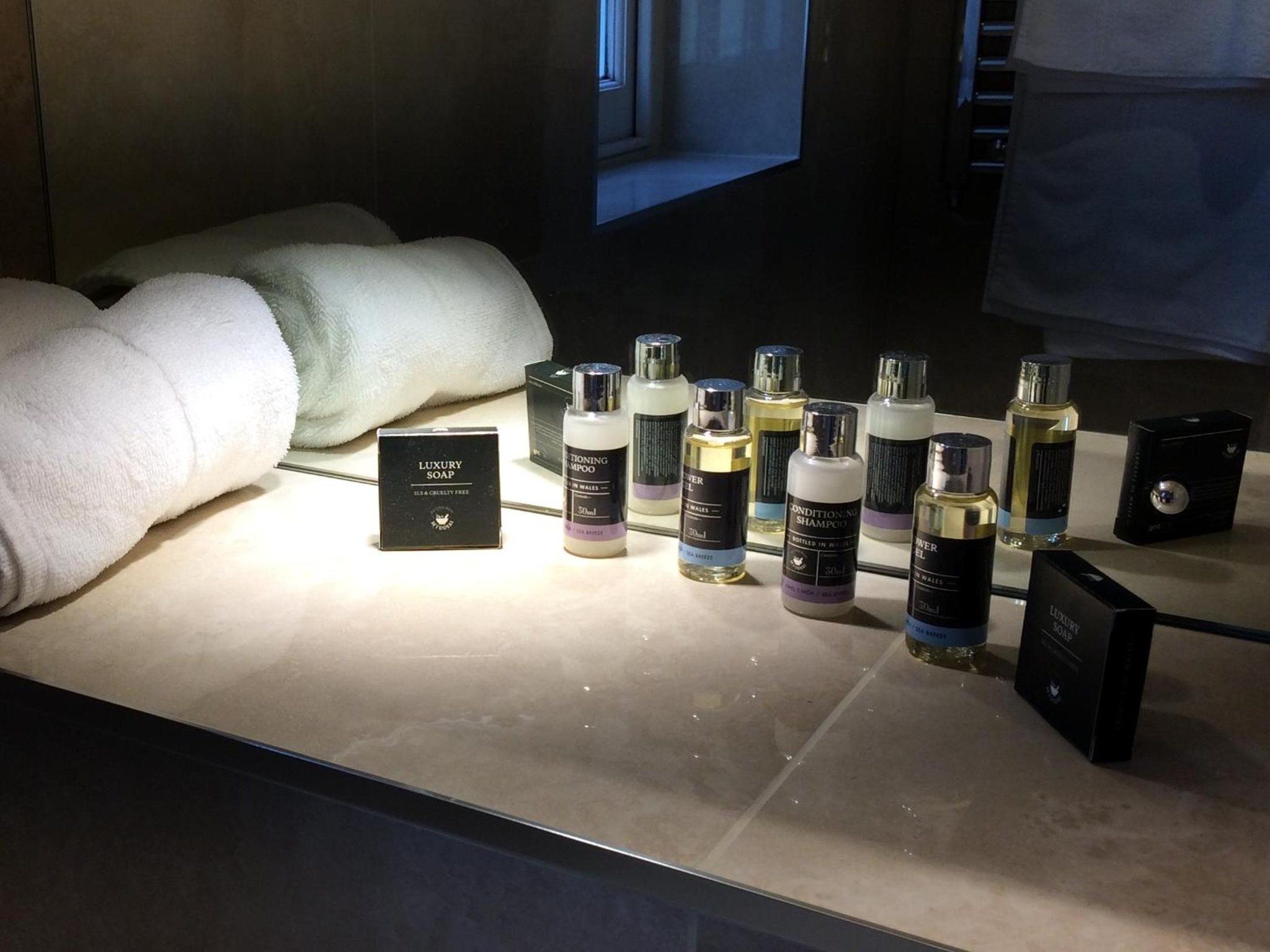 Bathroom_Amenities_S