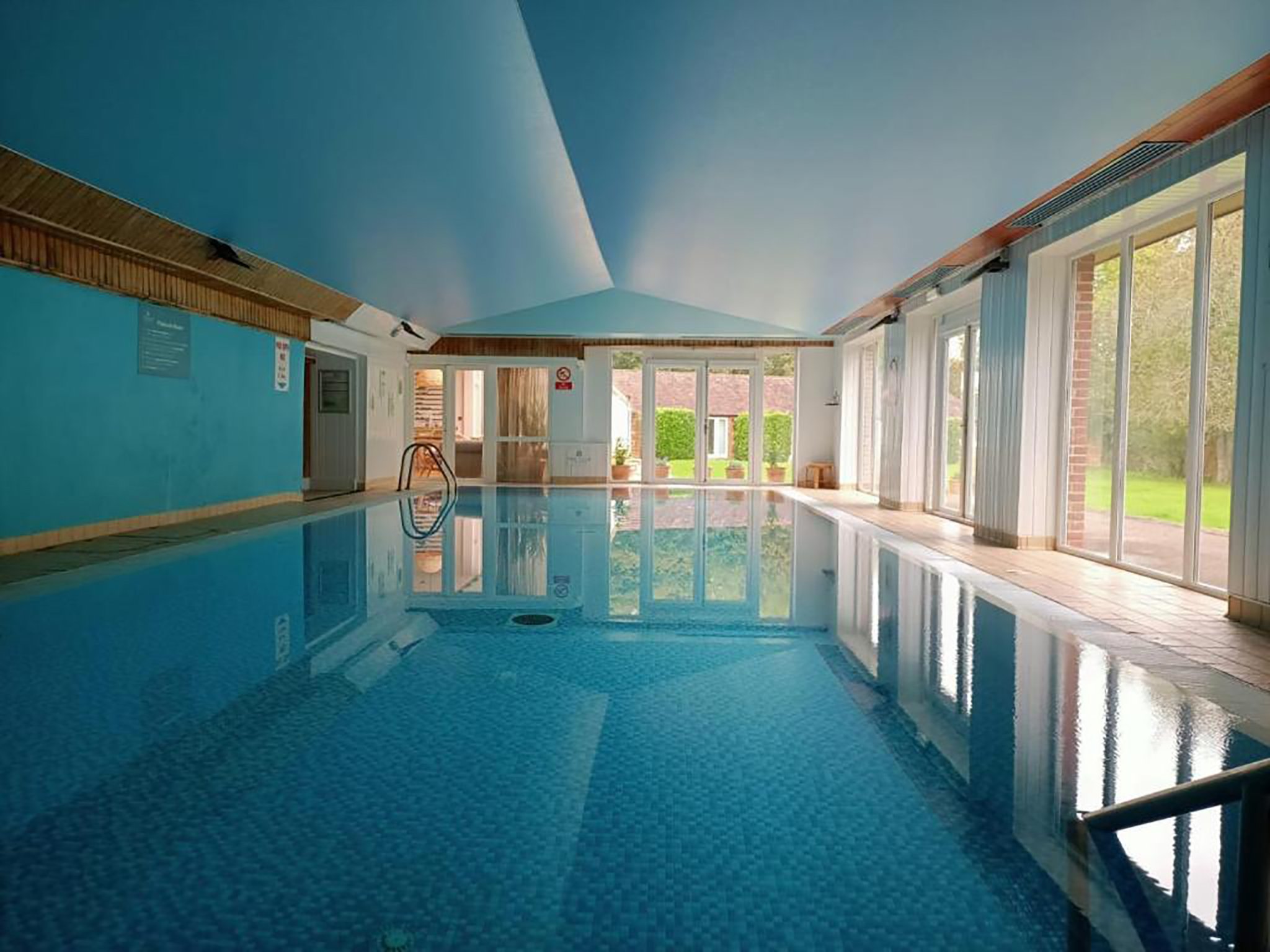 Leisure_Club_Indoor_Pool_S