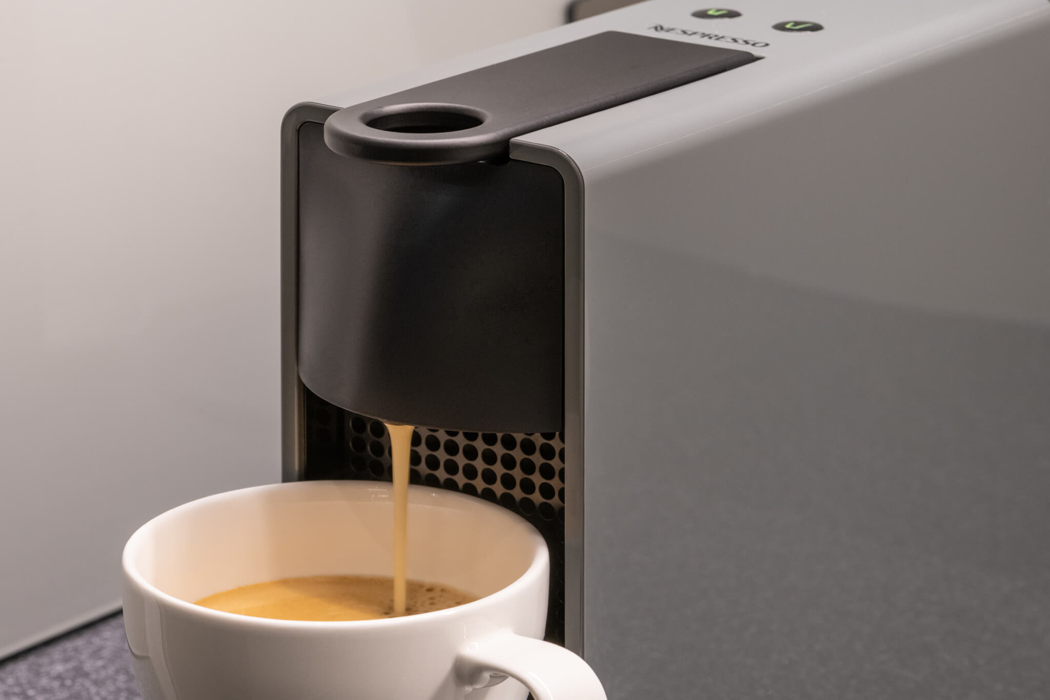 Nespresso_coffee_machine_S