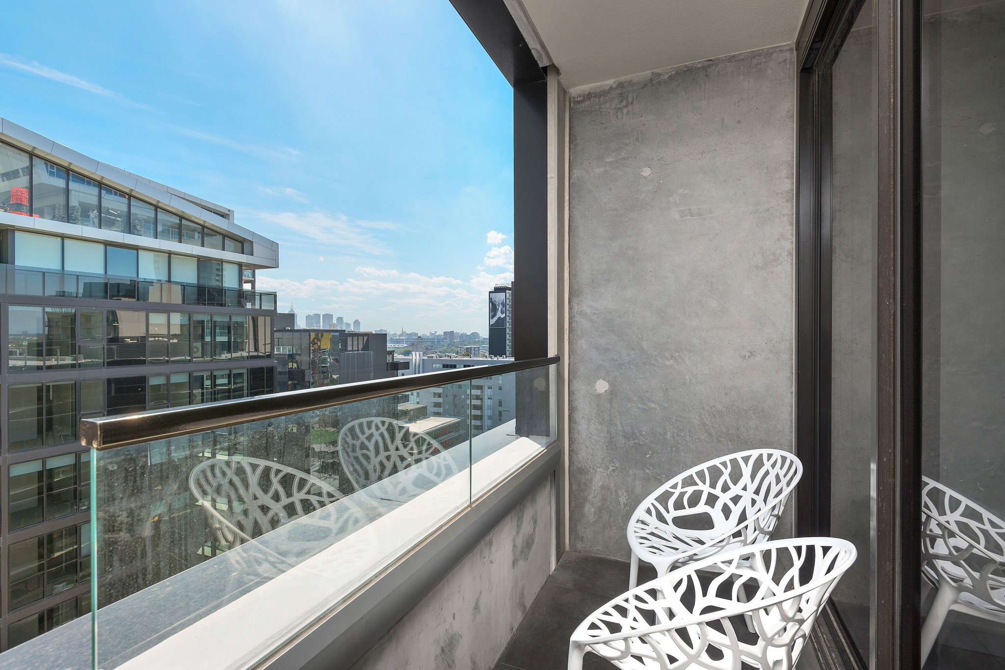 One_Bedroom_Apartment-One_Upper_Level_Balcony_S