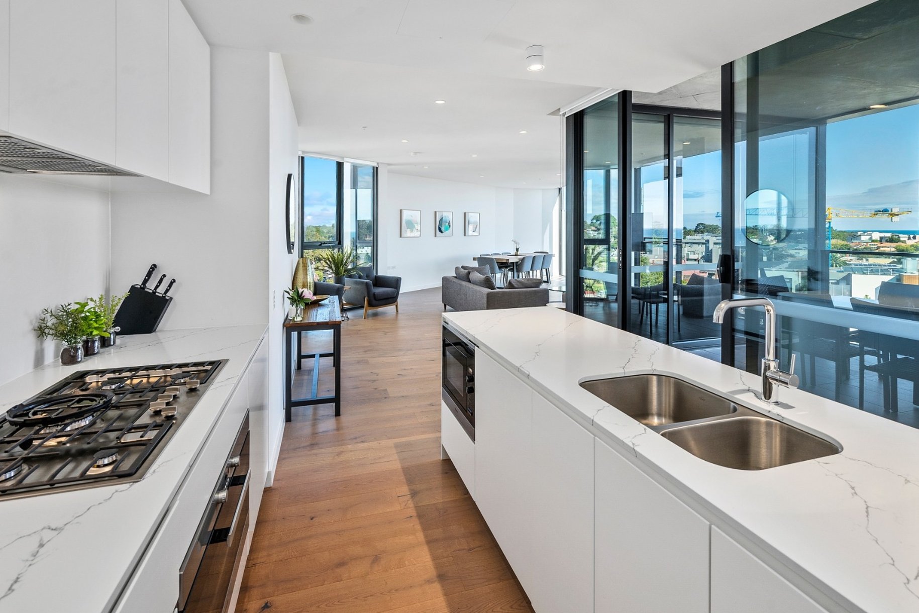 Three_Bedroom_Waterview_Apartment_Kitchen_S