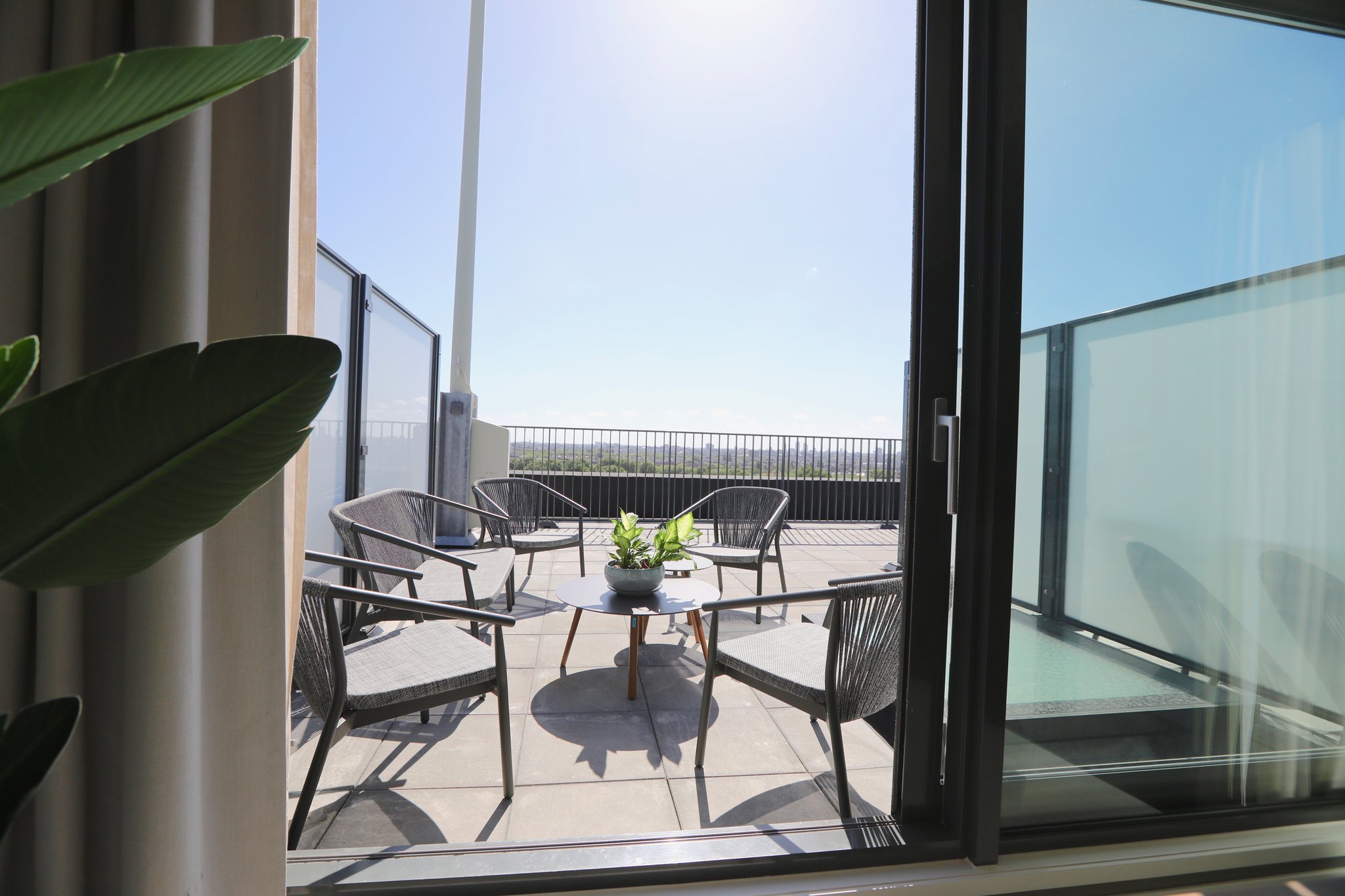 Penthouse_Balcony_S