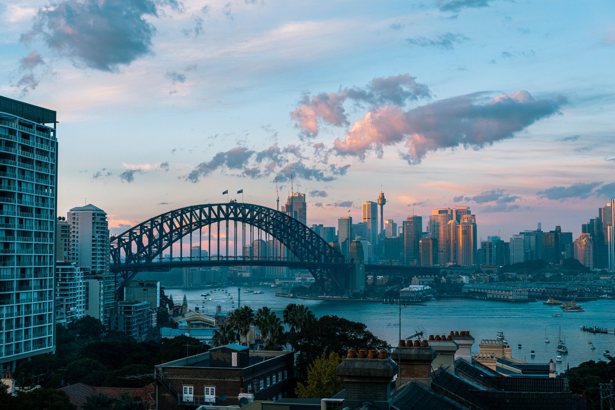 Evening_View_of_Sydney_Harbour_S