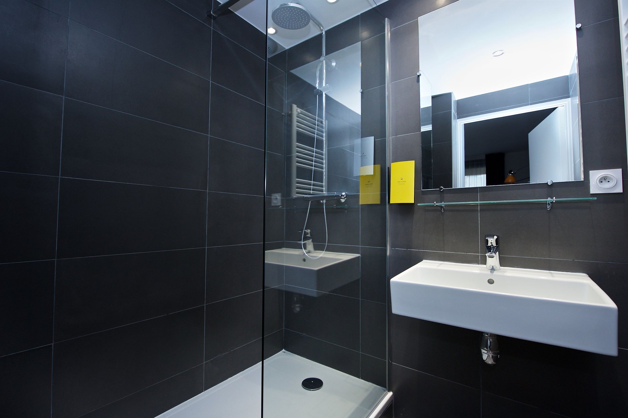 Studio_Apartment_Large_Bathroom_S