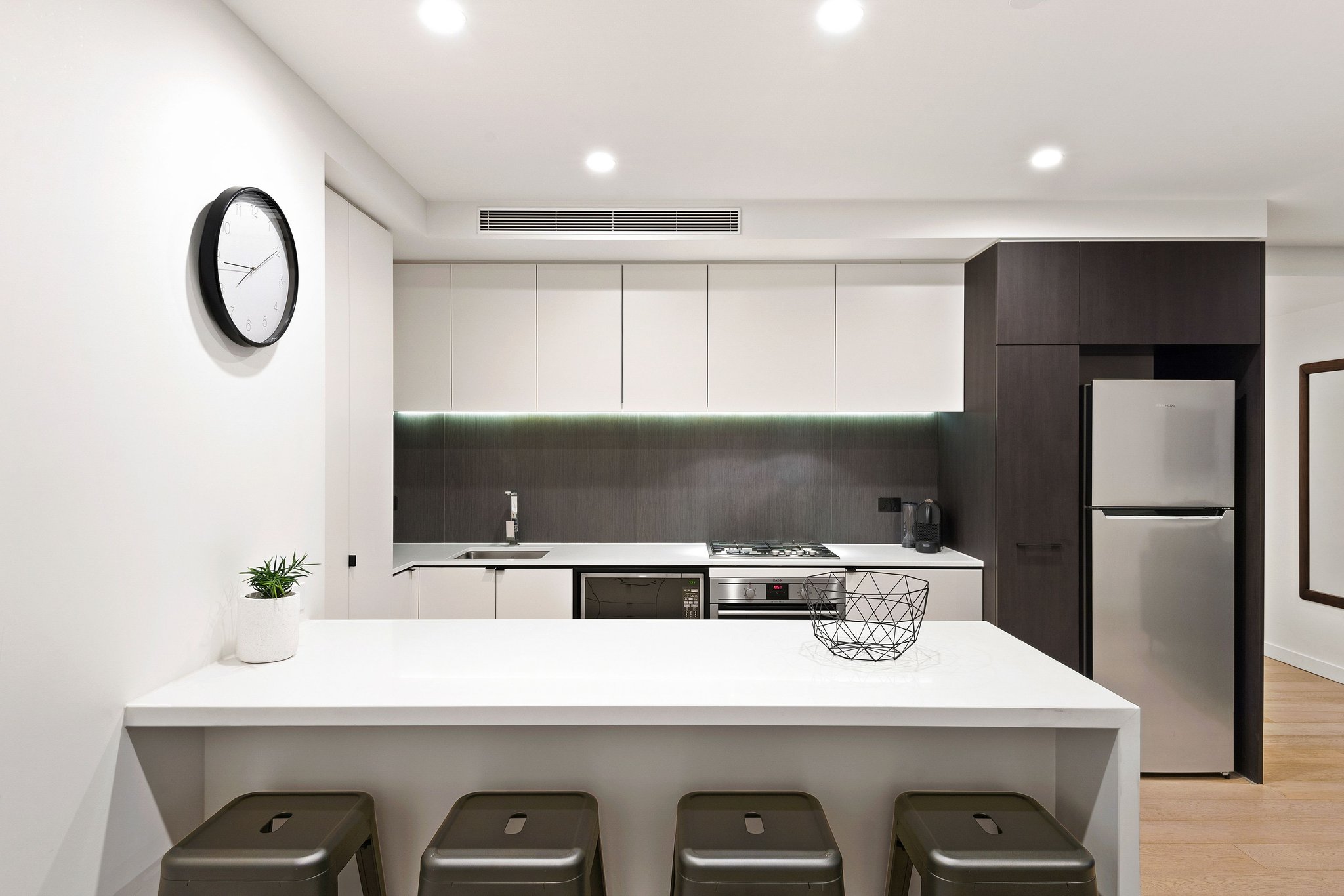 Three_Bedroom_Deluxe_Apartment_Kitchen_S