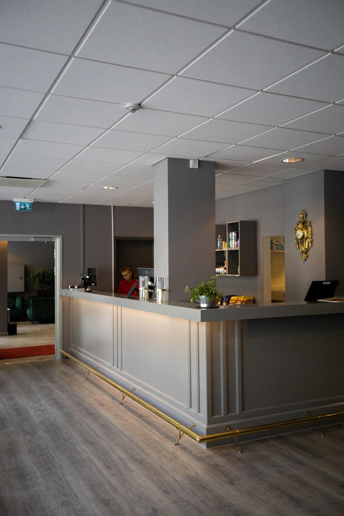 Reception_S