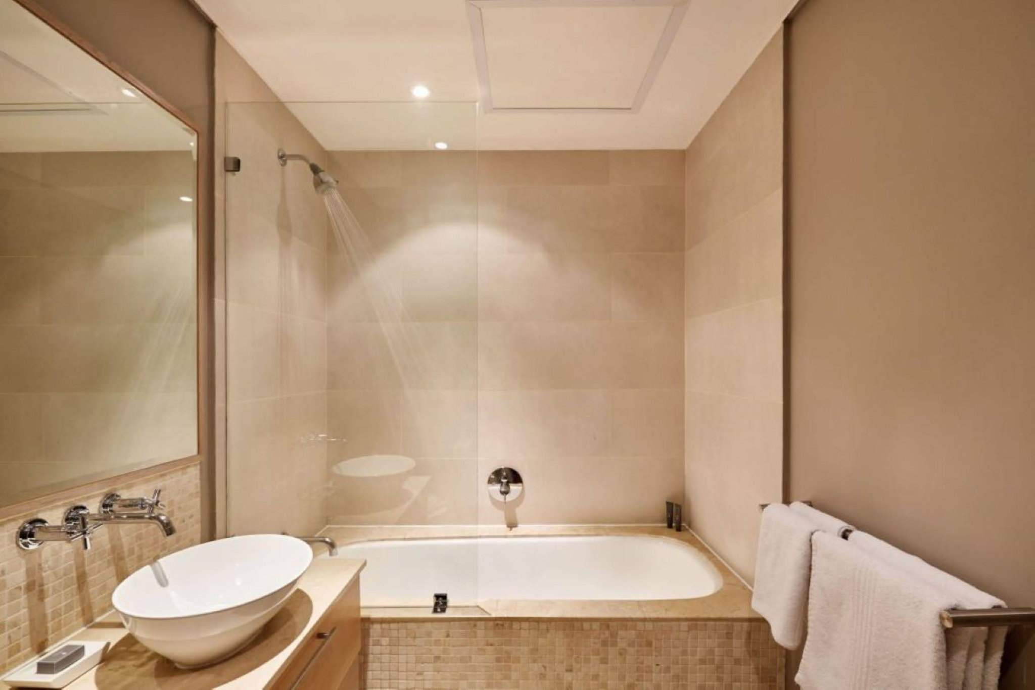 Two_Bedroom_Superior_Apartment_Second_Bathroom_S