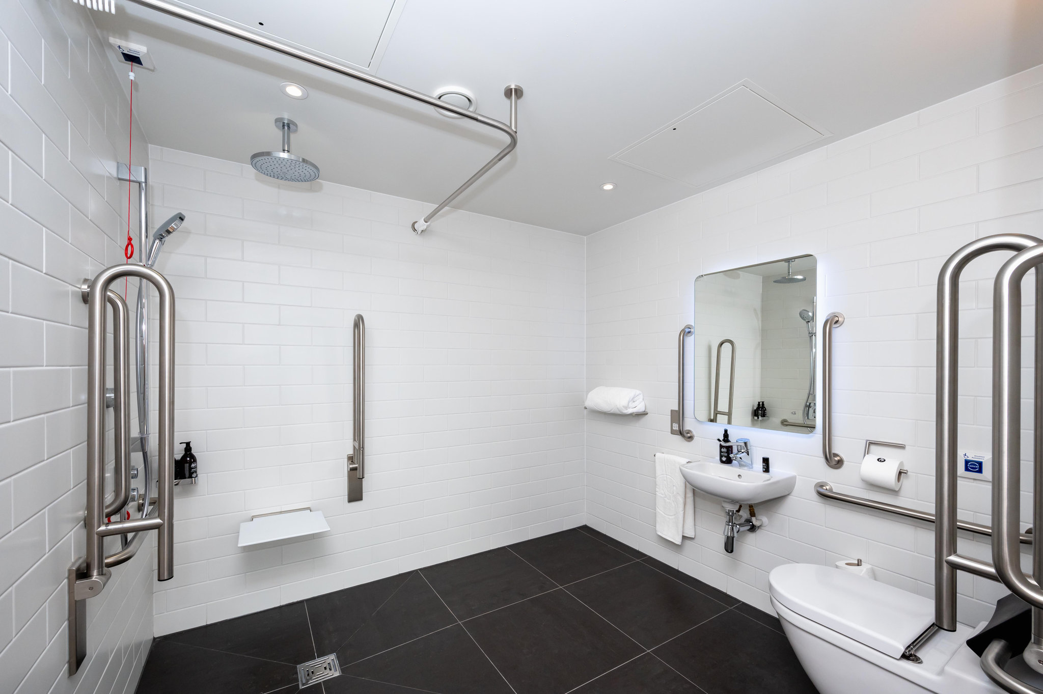 Accessible_Studio_Bathroom_S