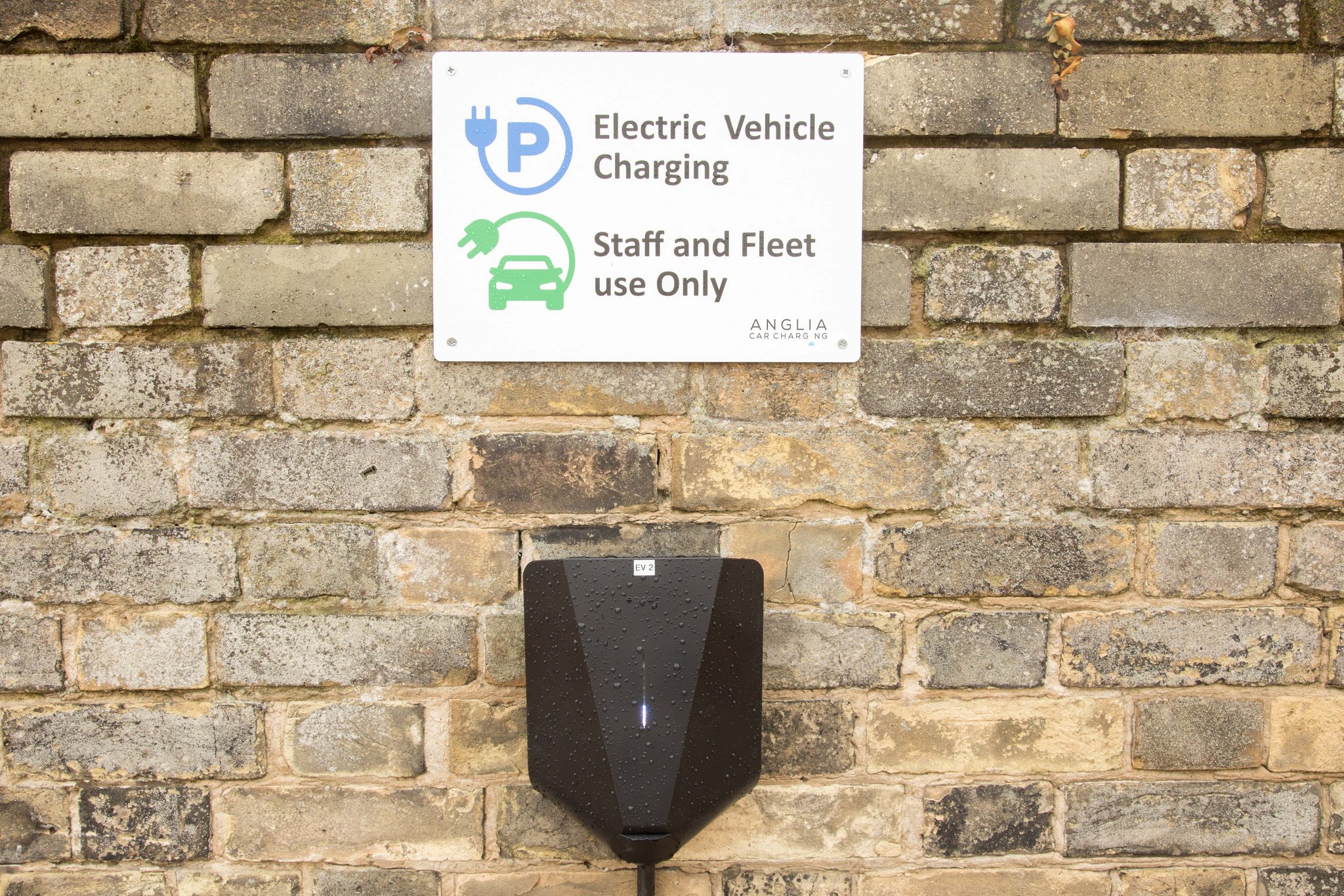 Electric_car_charging_points2_S