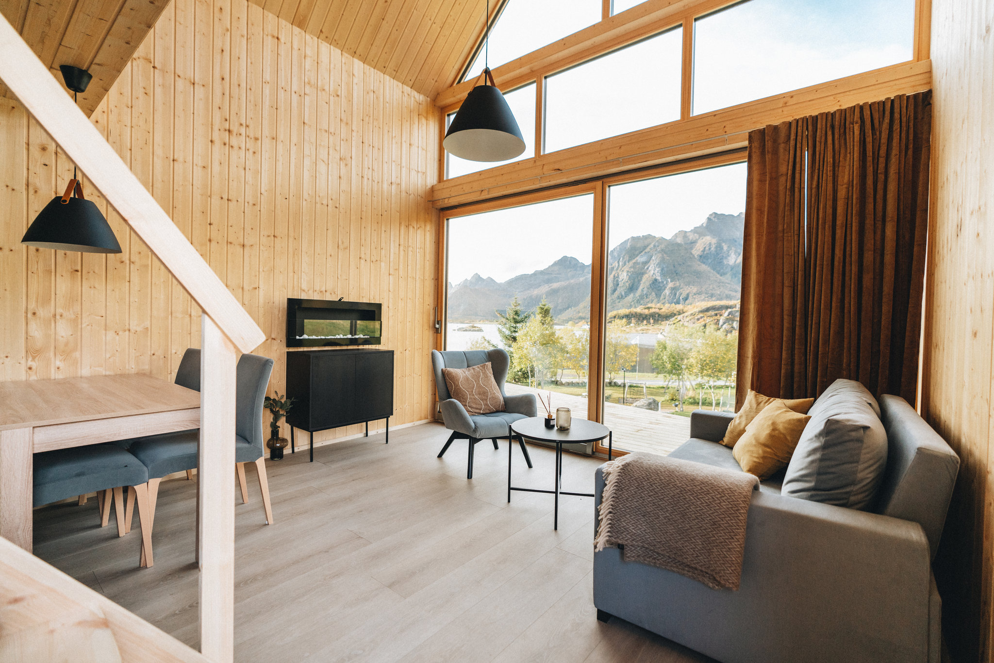 17120_top-row-cabin-skaarungen-by-first-hotels-lofoten-2_S