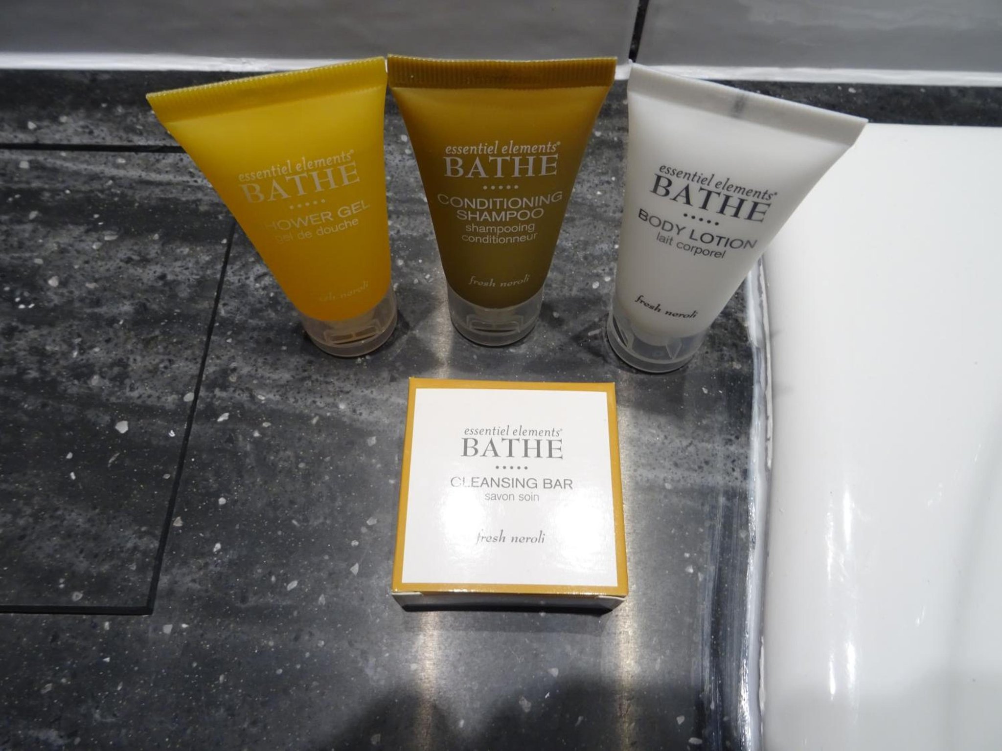 Bathroom_Amenities_S