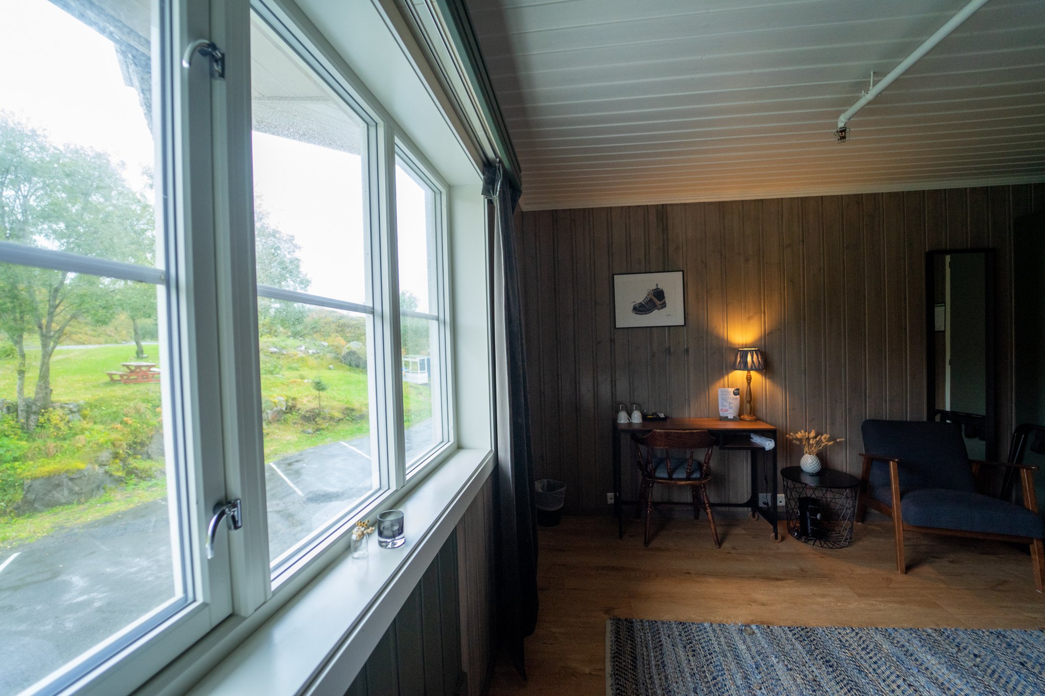 17110_standard-room-skaarungen-by-first-hotels-lofoten-5_S