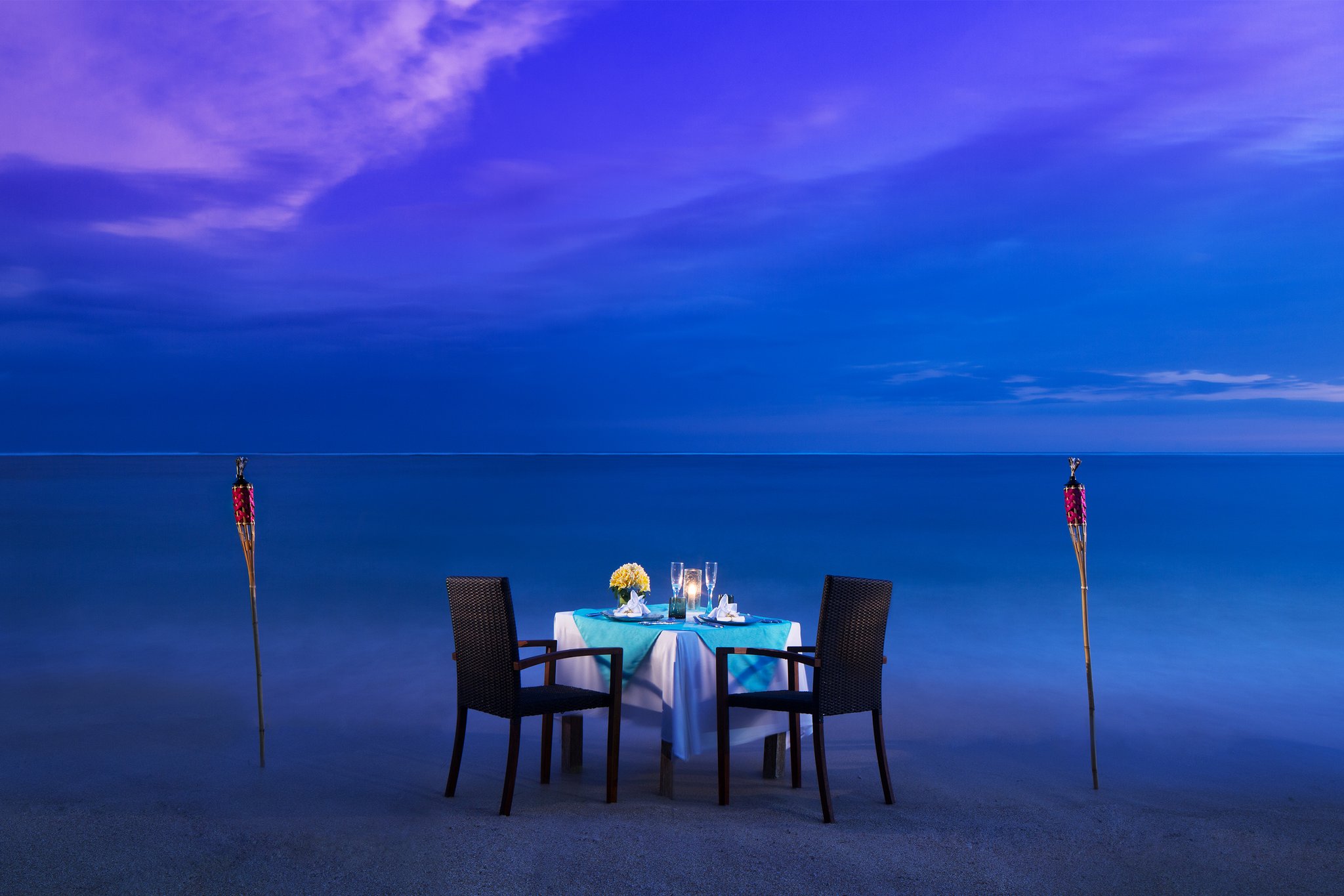 Romantic_Beach_Dinner_S