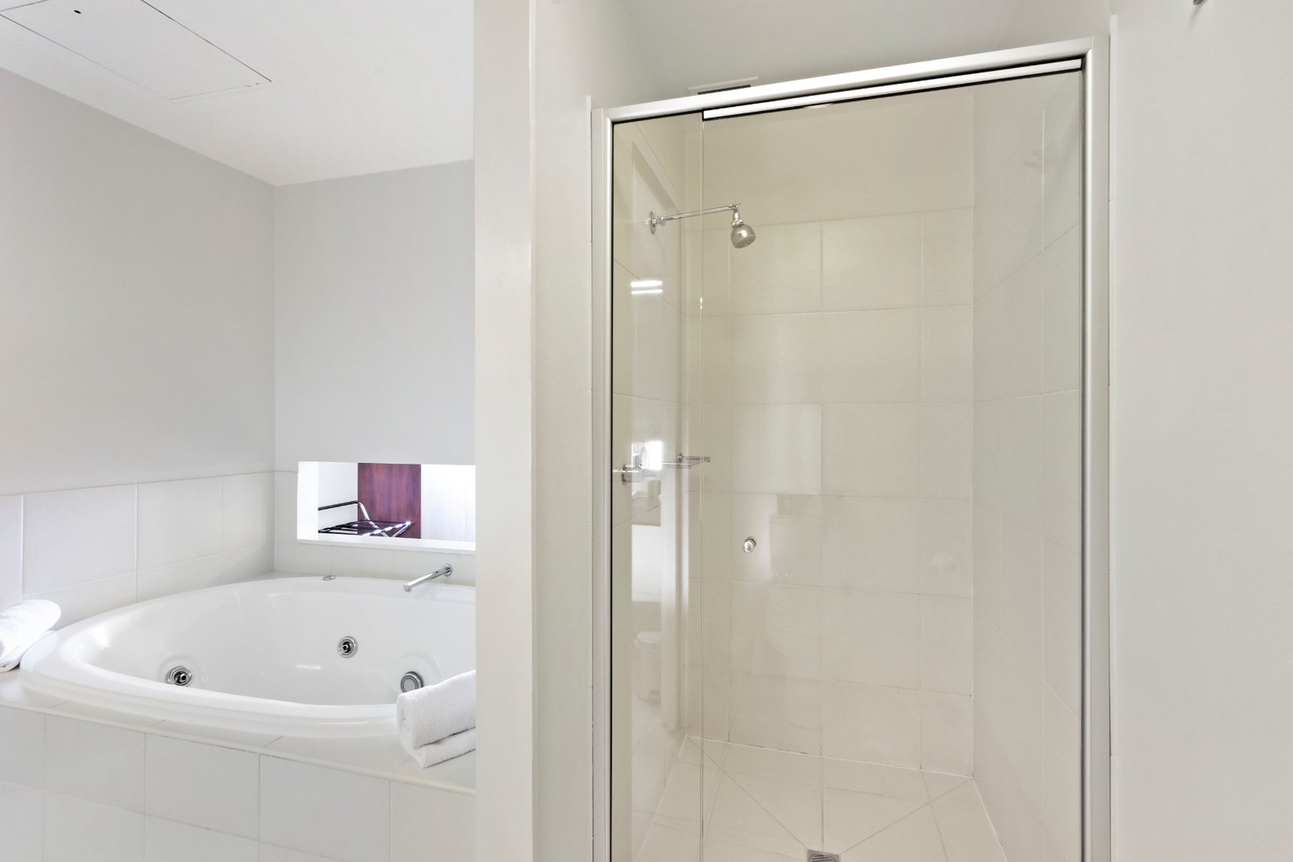 Executive_Spa_Suite_Bathroom_S