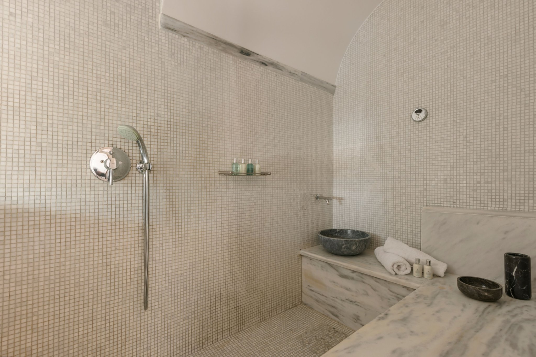 Premium_Suite_with_Plunge_Pool_Bathroom_S