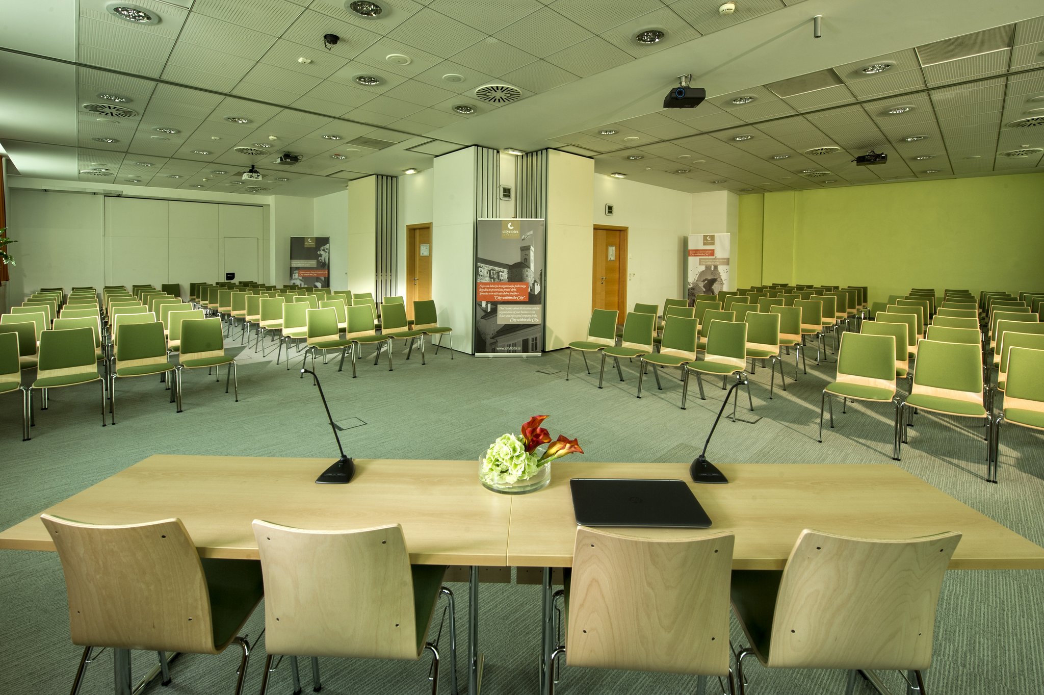 Conference_room_C_I_T_Y_Theater_S