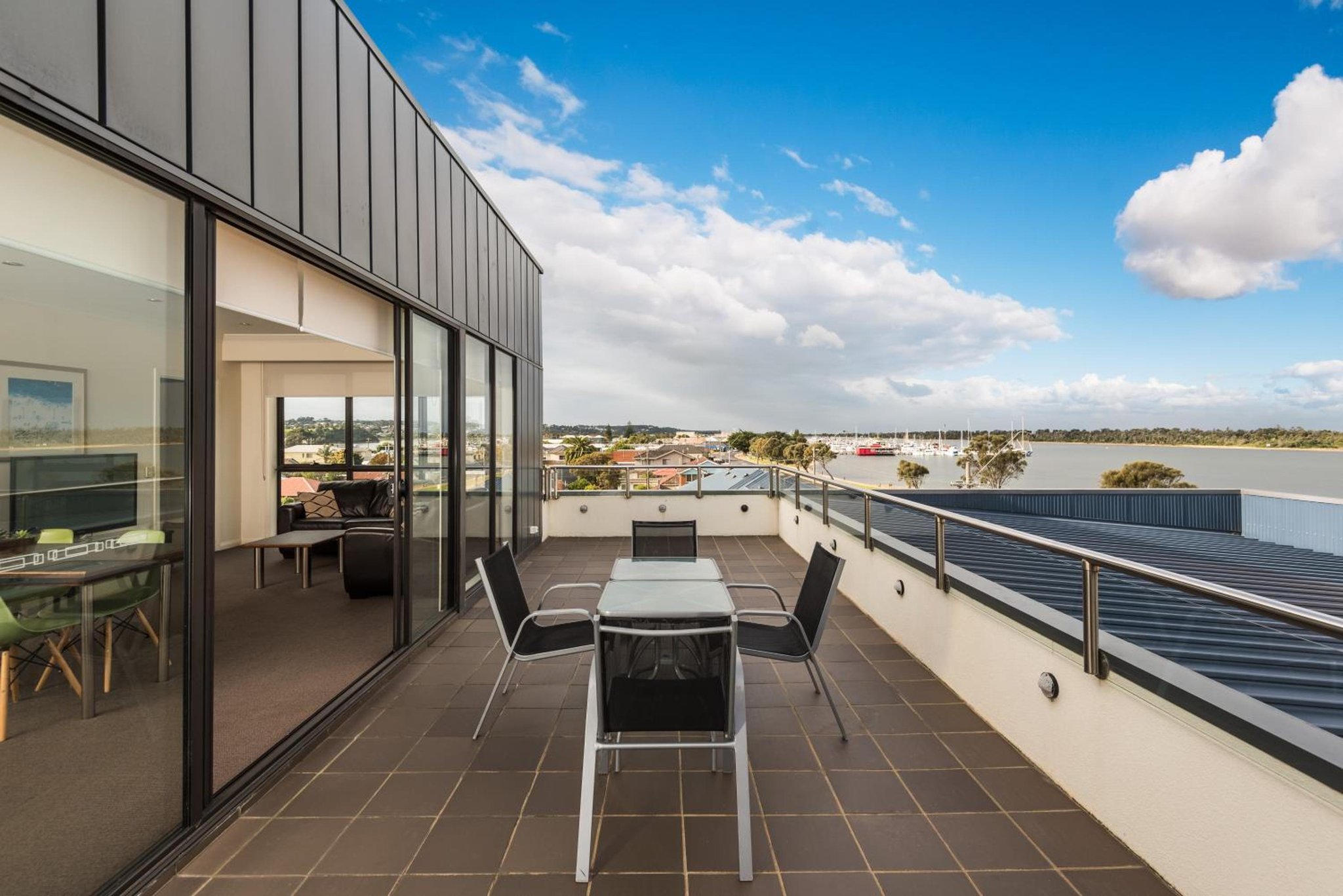 Two_Bedroom_Deluxe_Apartment_Balcony_S