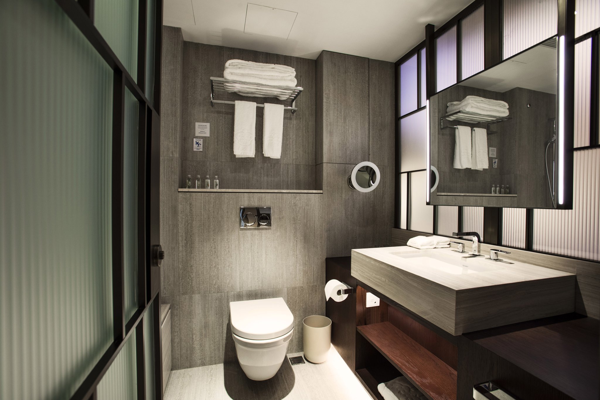 Executive_Corner_Room_Bathroom_S