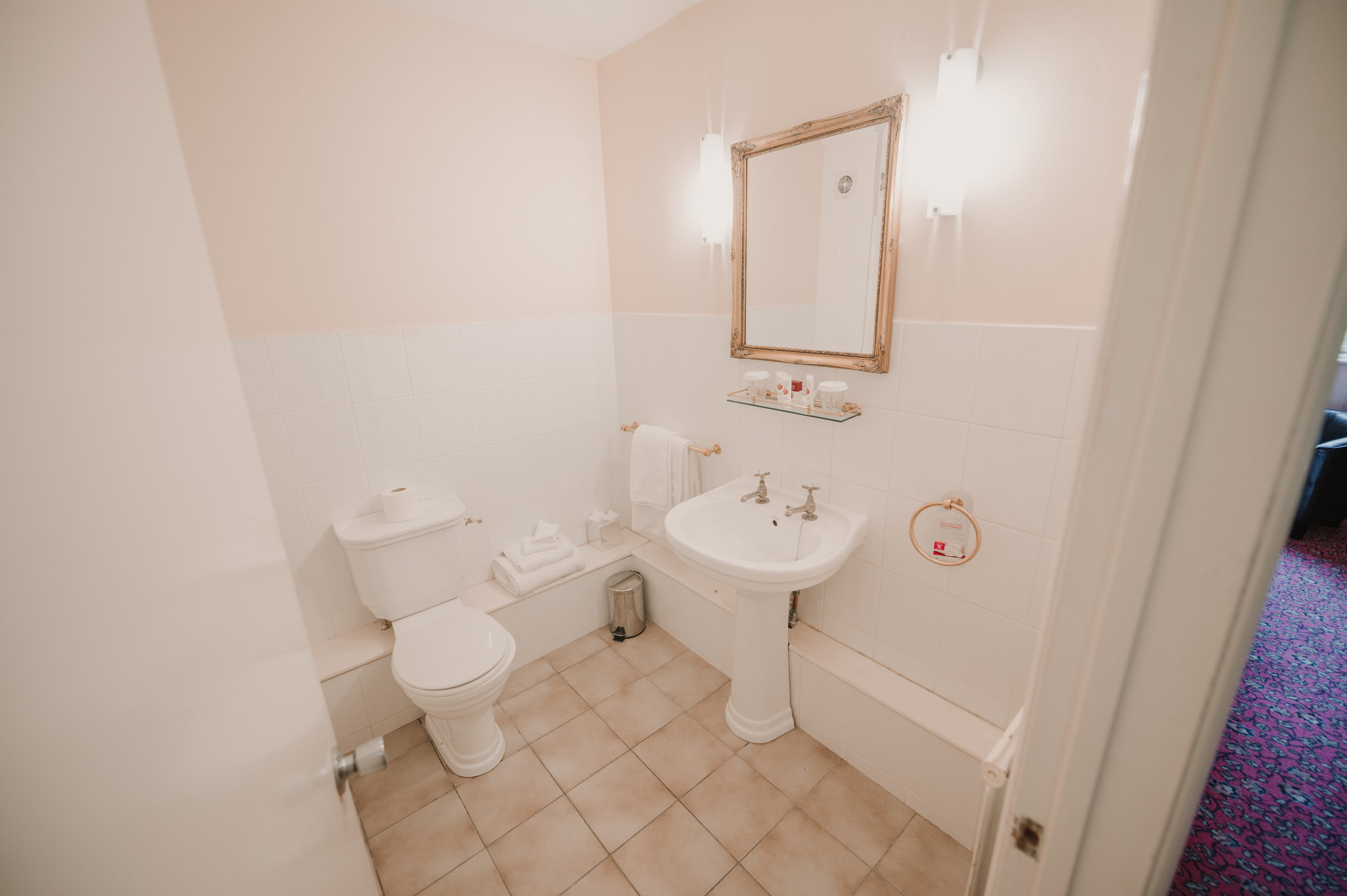 Standard_Bathroom_S