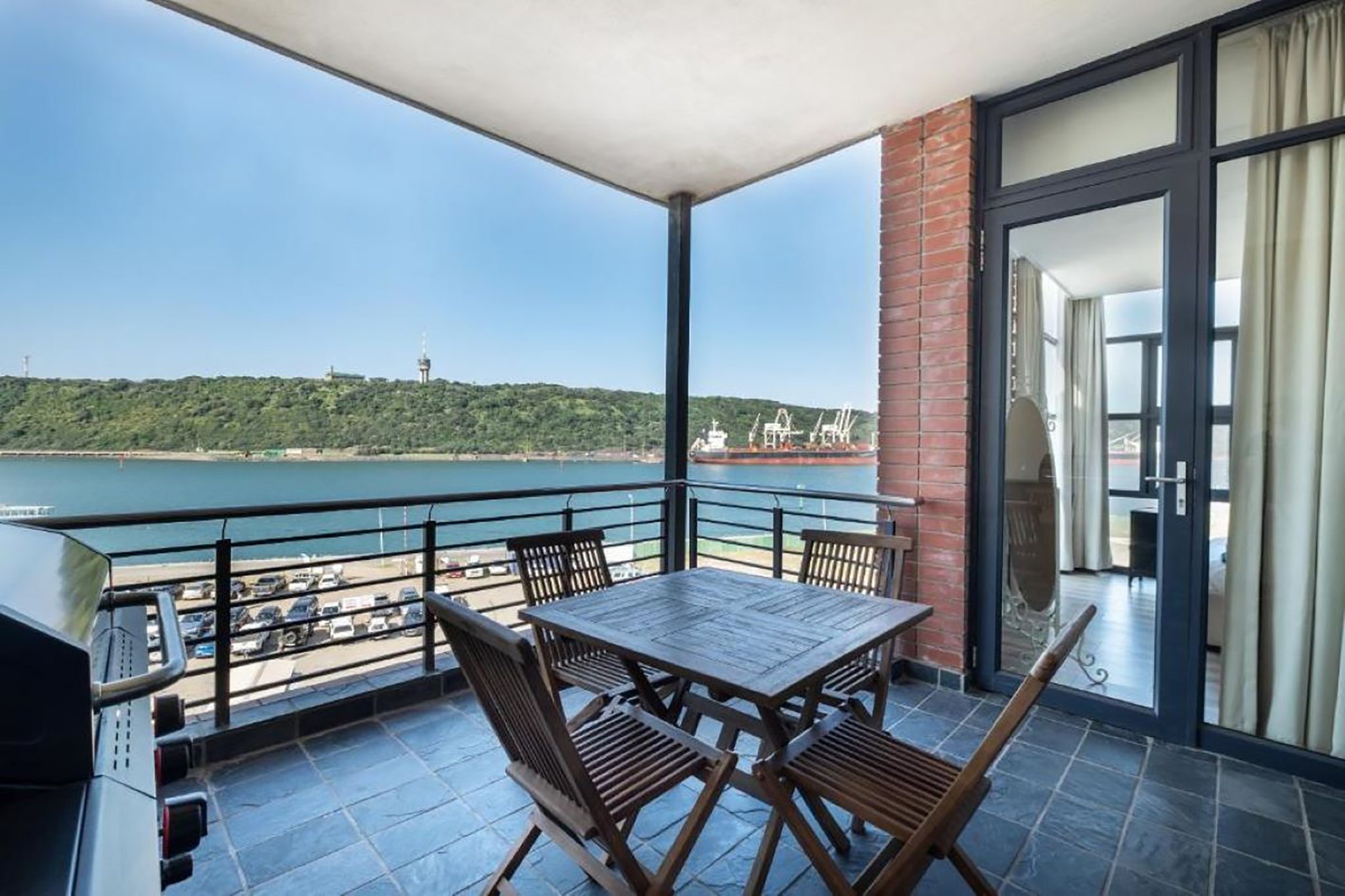 Deluxe_Harbour_View_Two_Bedroom_with_Balcony4_S