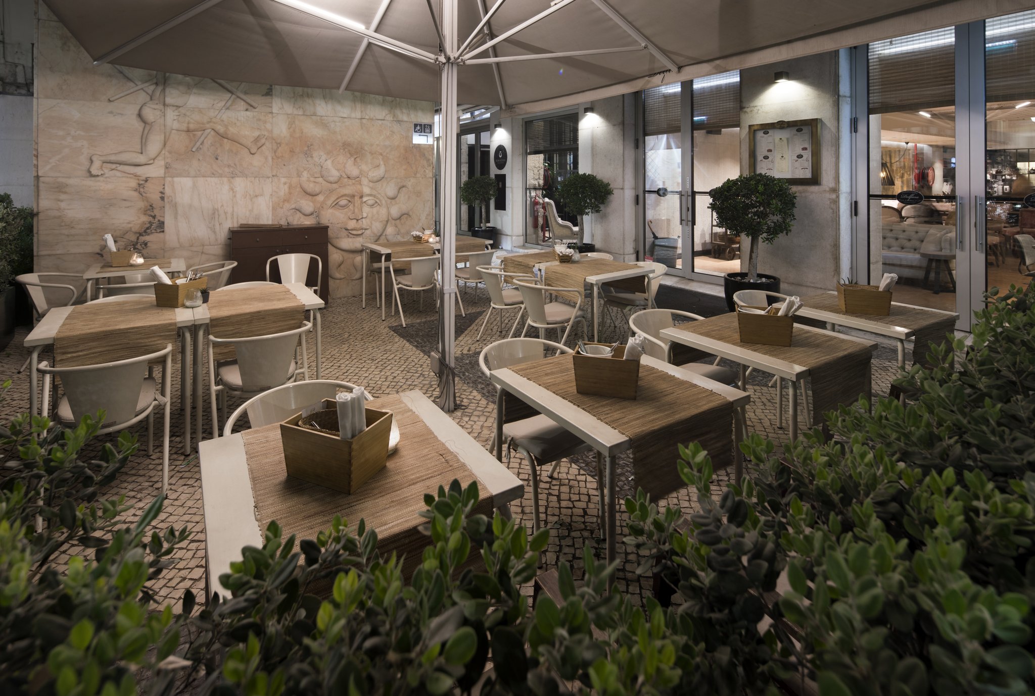 08_Delfina_Terrace_Night_S