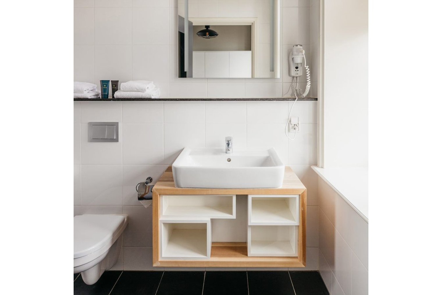 yays-Oostenburgegracht-loft-sink-square.jfif_S