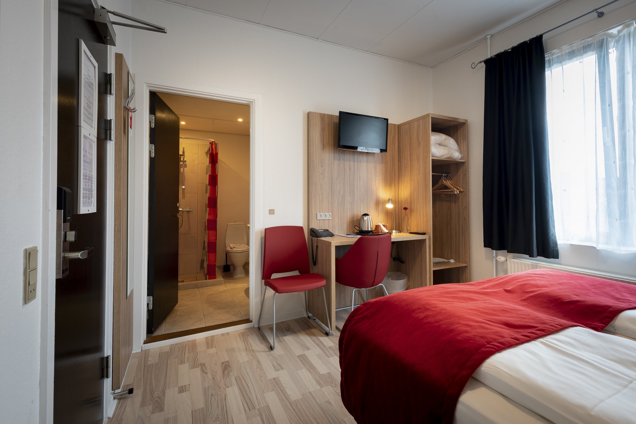 17360_double-twin-bed-room-prinsen-hotel-aalborg-by-first_S