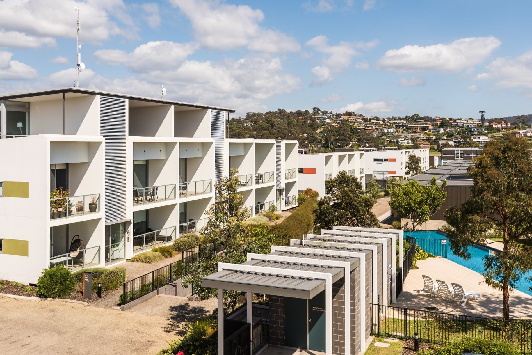 3_Bedroom_Sub-Penthouse_Apartment_Balcony_View_S