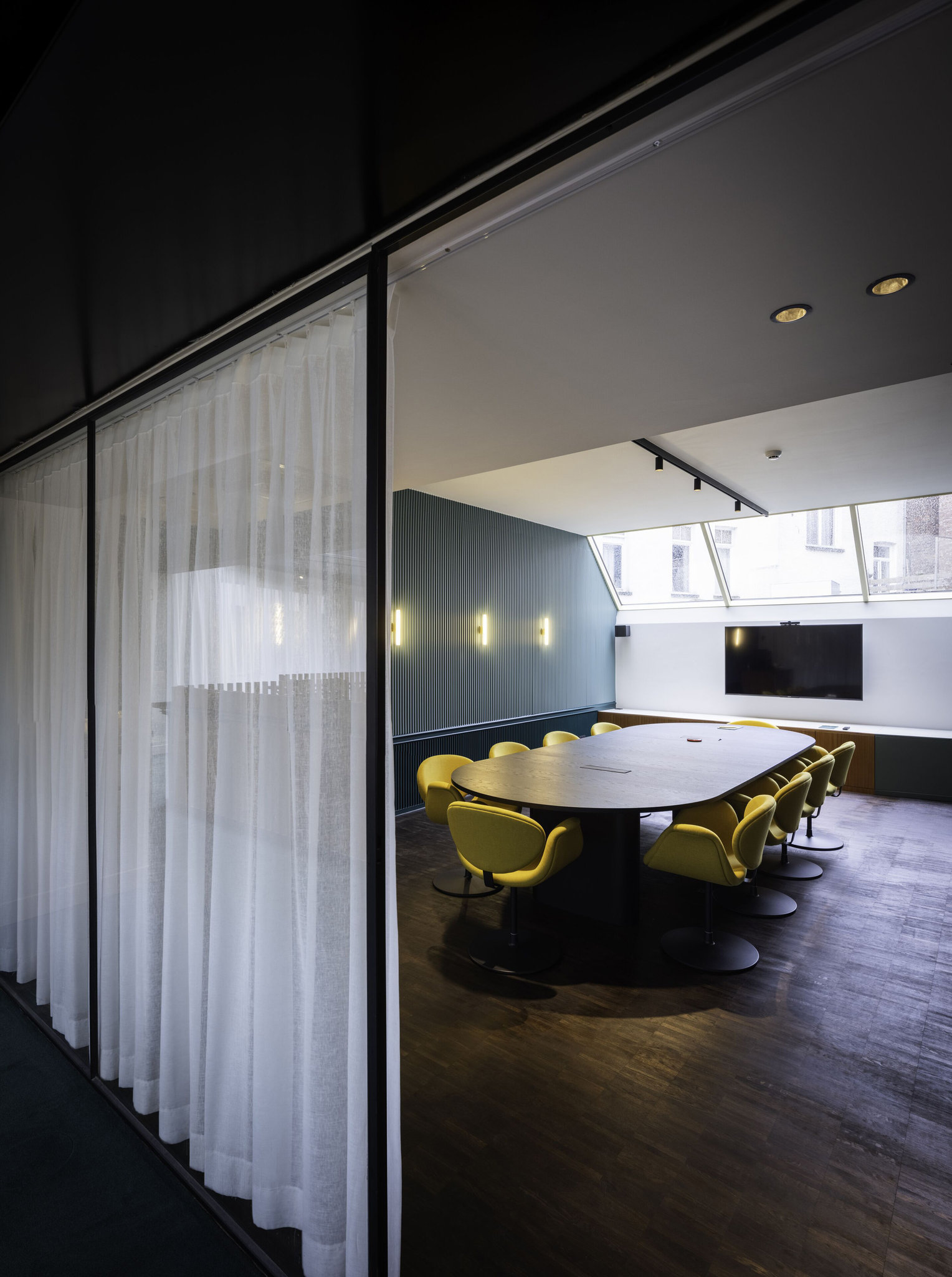 The_Executive_Meeting_Room_S