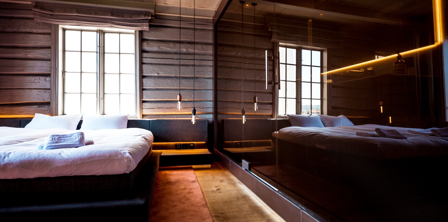 Deluxe_double_room_3_S