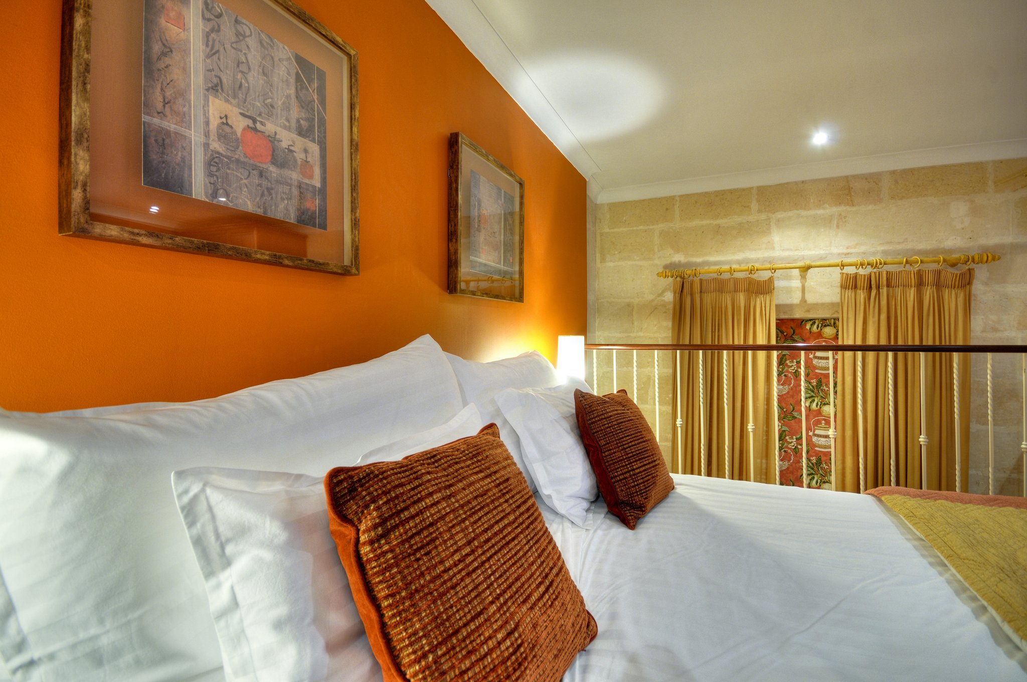 Palazzo_Capua_-_Deluxe_King_Suite_-_10_S